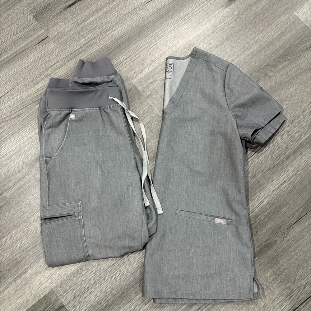 Figs Graphite Scrub Set